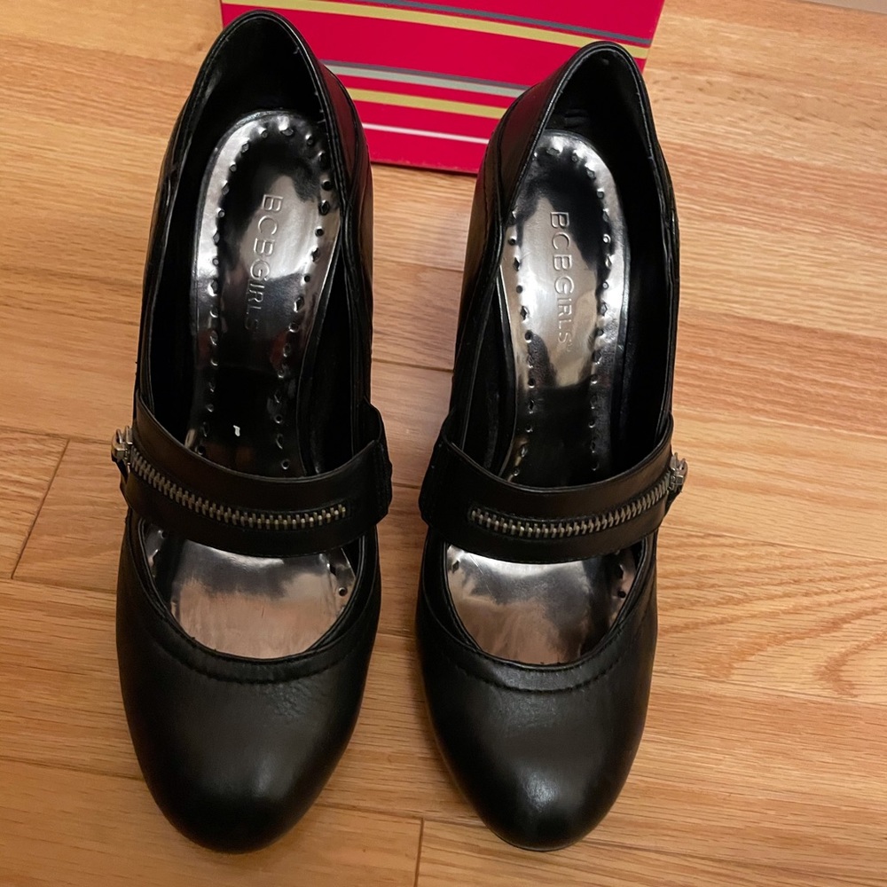 BCBGirls Leather Lotun Heals 7.5M - Picture 2 of 6